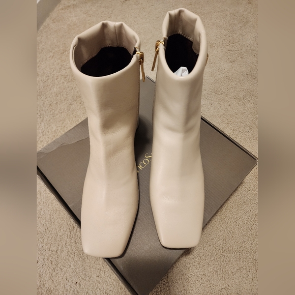 Franco Sarto Women's Cream Leather Ankle Boots Block Heel Gold Accents Sz 9.5 - Picture 3 of 9